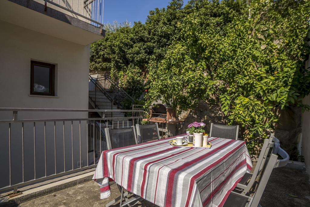 Holiday Home Petra Подстрана Экстерьер фото